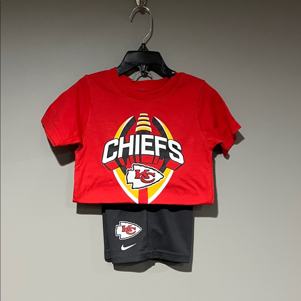 Nike Kids Chiefs Shorts & T-Shirt Set - NWOT